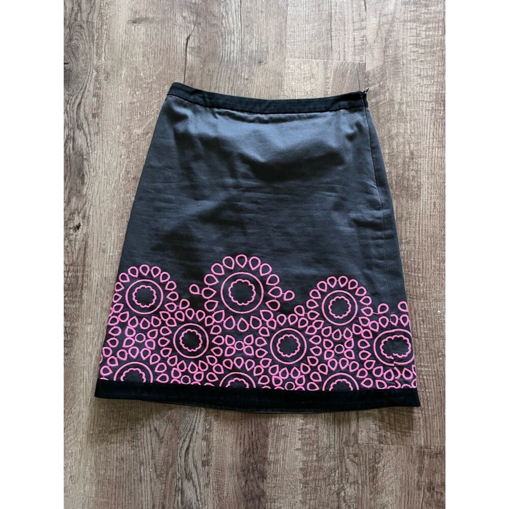 Boden Black A-Line Skirt with Pink Embroidered Hem size 4 cotton
